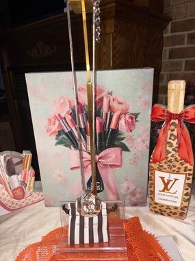 henri bendel silver pendant necklace with clear crystal